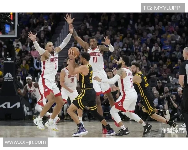 狄龙称全队信任布克队友进步速度超越灰熊火箭时期